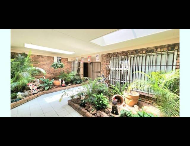 4 BEDROOM HOUSE FOR SALE IN EDLEEN